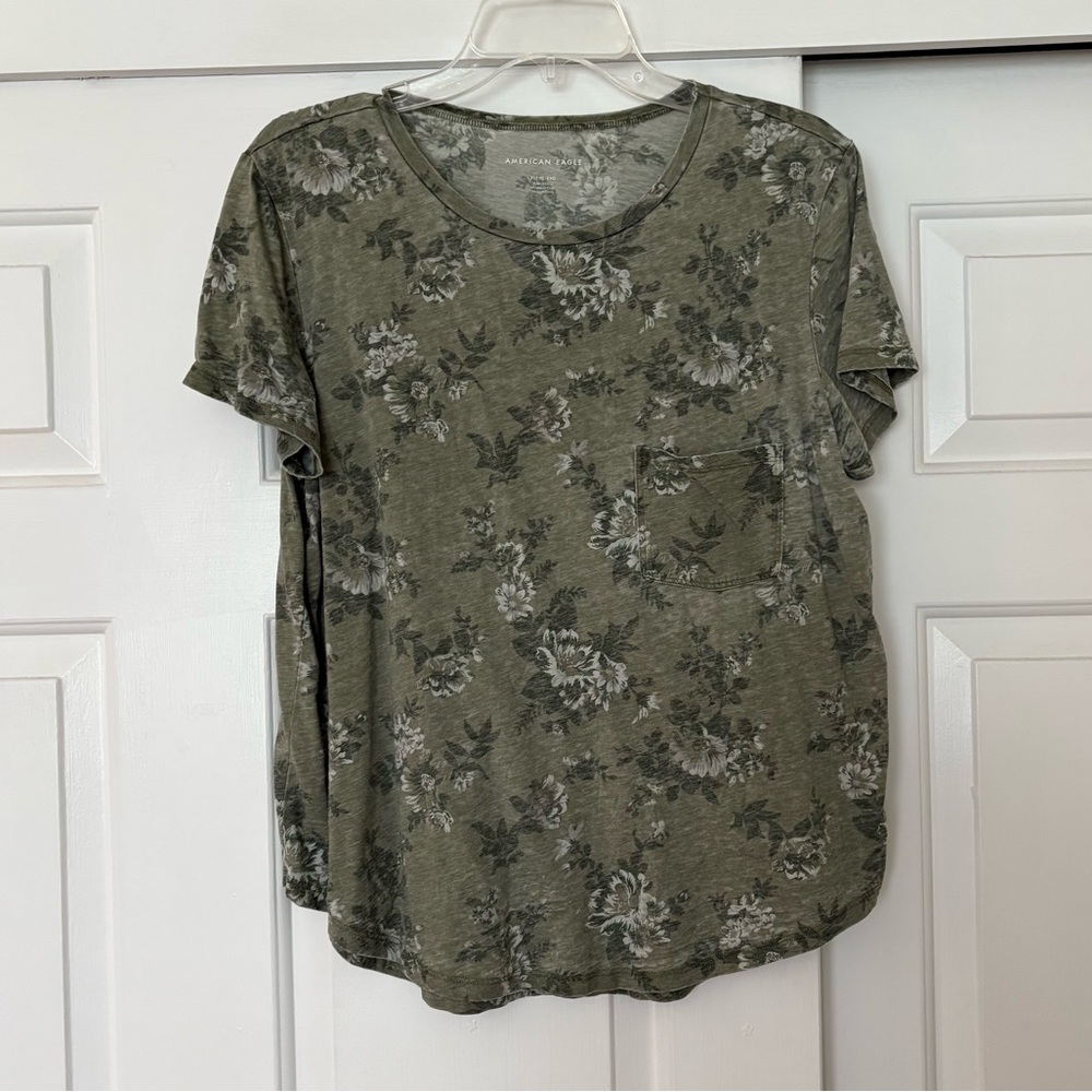 American Eagle Outfitters Olive Floral Tee